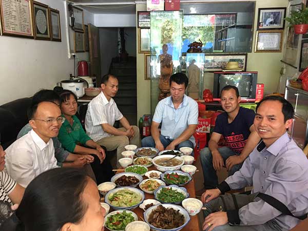 谢文淦爱心团端午节温暖相聚
